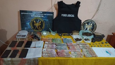 Detuvieron a un hombre por tenencia de droga en campo largo