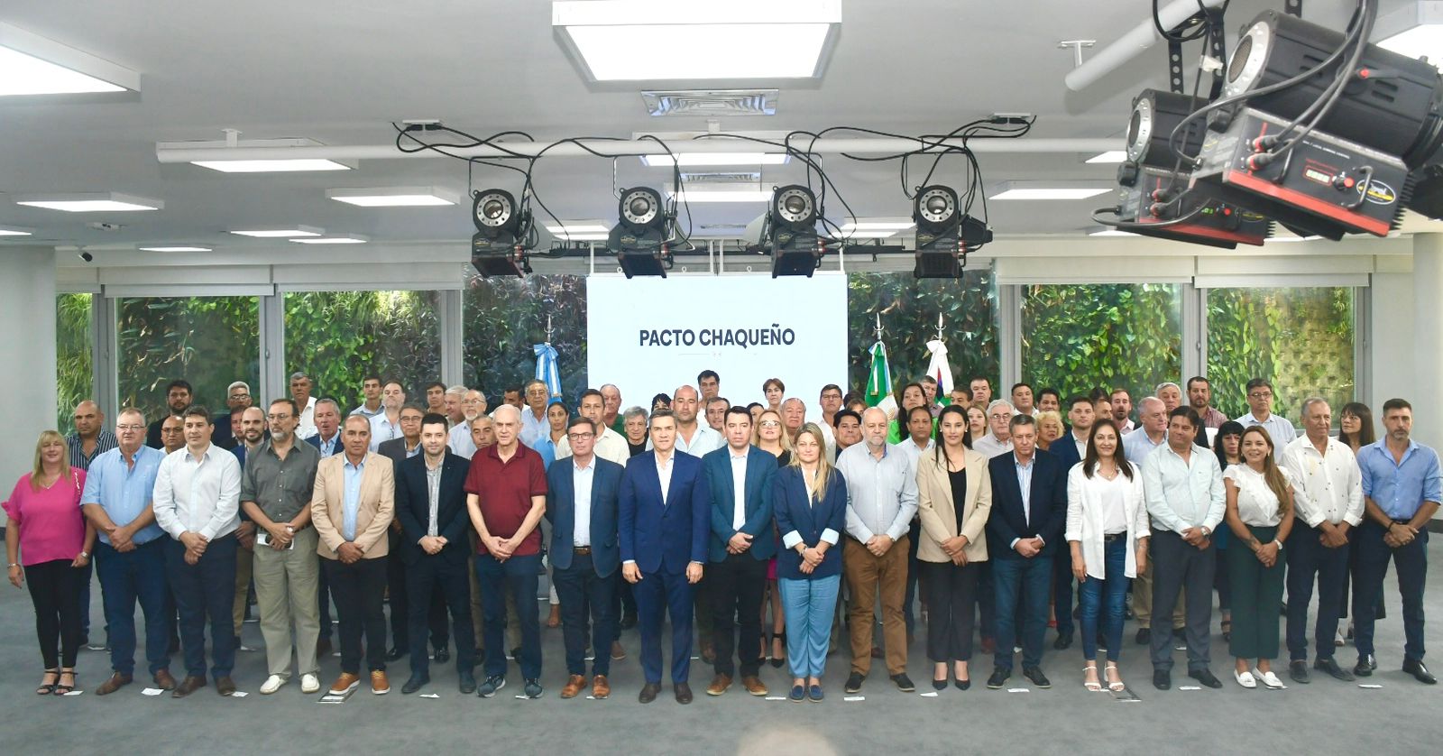 El Gobernador Zdero y los Intendentes rubricaron el Pacto Chaqueño