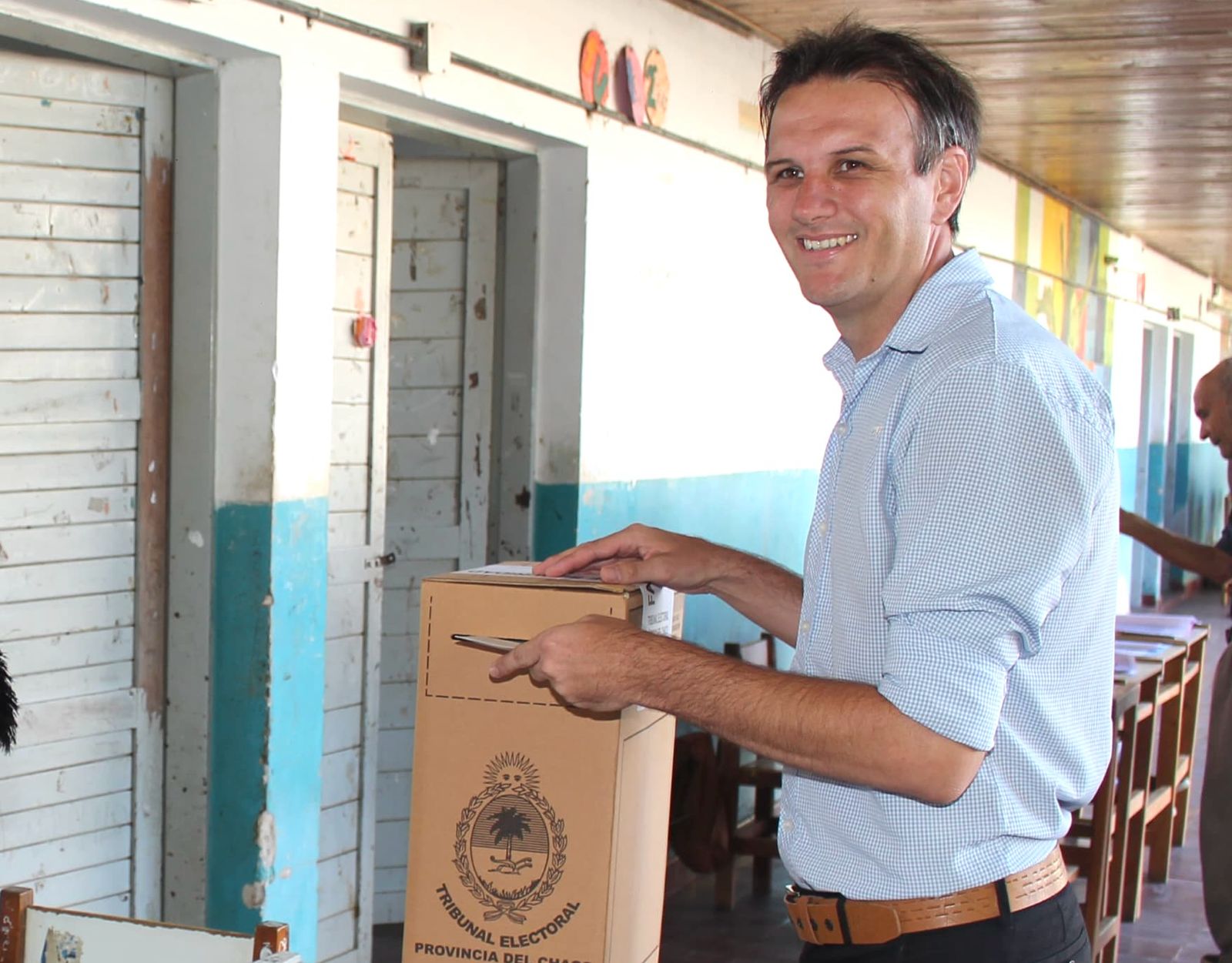 Votó Fernando Cuadra en Fontana: “Esperamos que los vecinos vengan masivamente a votar”