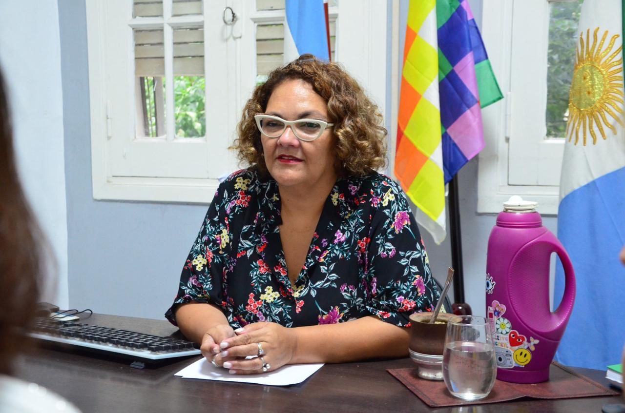 El gobierno provincial articuló acciones con Río Negro para el traslado de una víctima de violencia de género