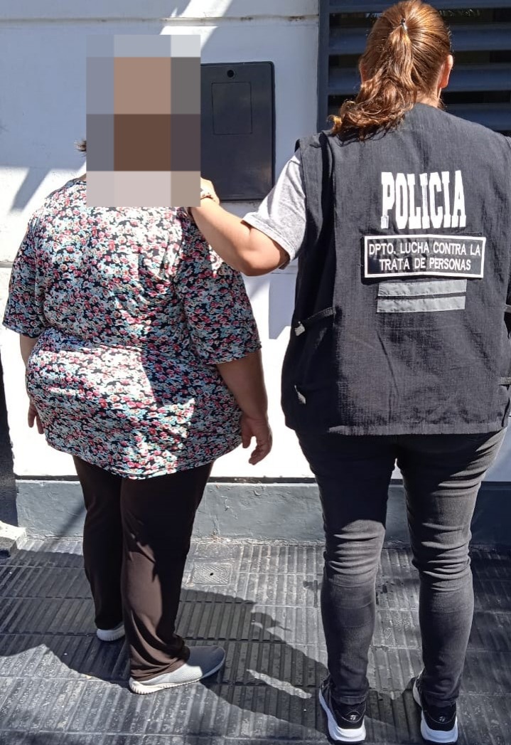 Una mujer fue detenida por el caso de corrupcion de menores