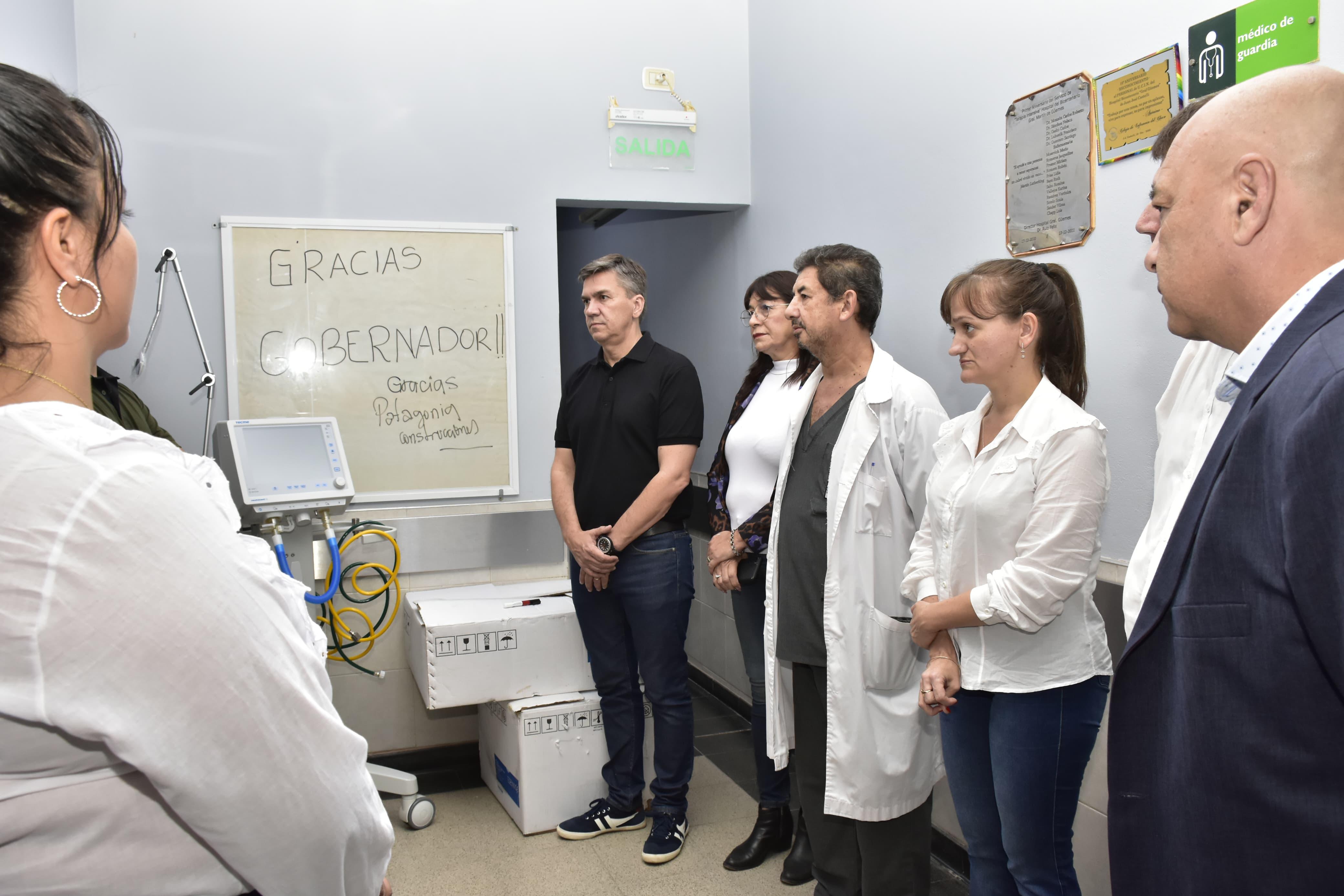 El Gobernador Zdero entregó un respirador a la unidad de terapia intensiva del hospital Bicentenario de Castelli
