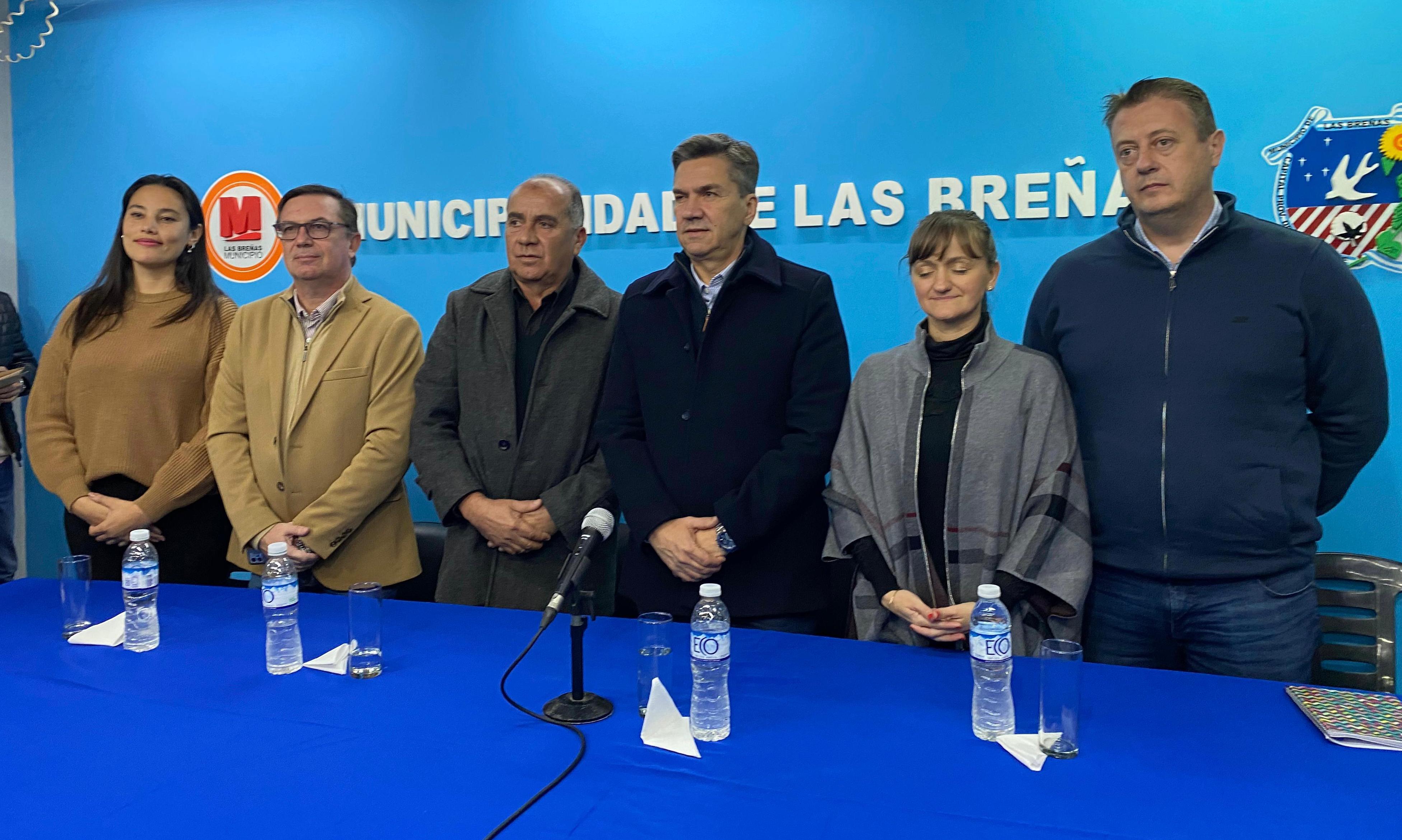 LAS BREÑAS: ZDERO ANUNCIÓ EL INICIO DE 16 CUADRAS DE PAVIMENTO Y OBRAS DE RIPIO PARA LA LOCALIDAD