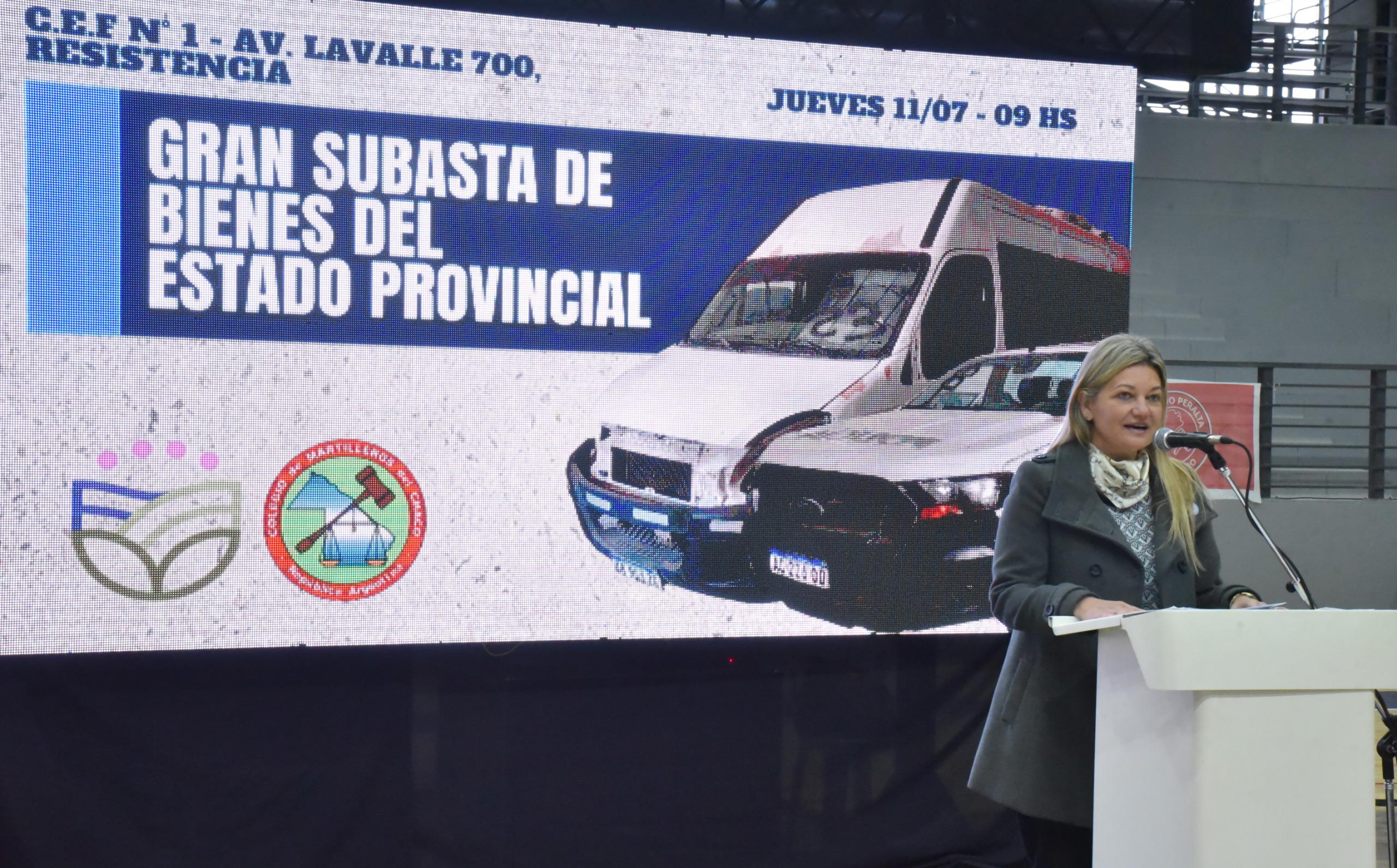 Exitosa subasta pública de vehículos del estado