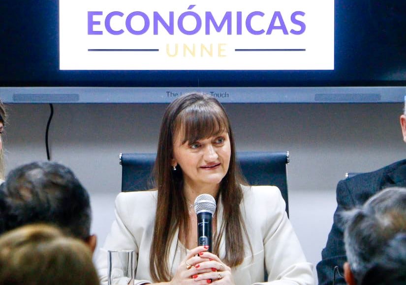 LA VICEGOBERNADORA SCHNEIDER ACOMPAÑÓ LA APERTURA DE LAS 13° JORNADAS TRIBUTARIAS DEL NEA