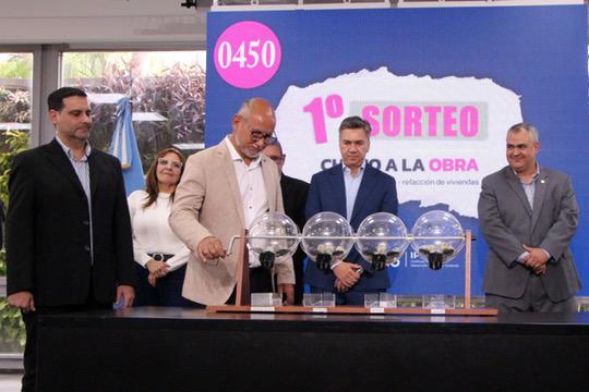 Chaco a la obra: se realizó el sorteo para que familias chaqueñas refaccionen y finalicen sus viviendas