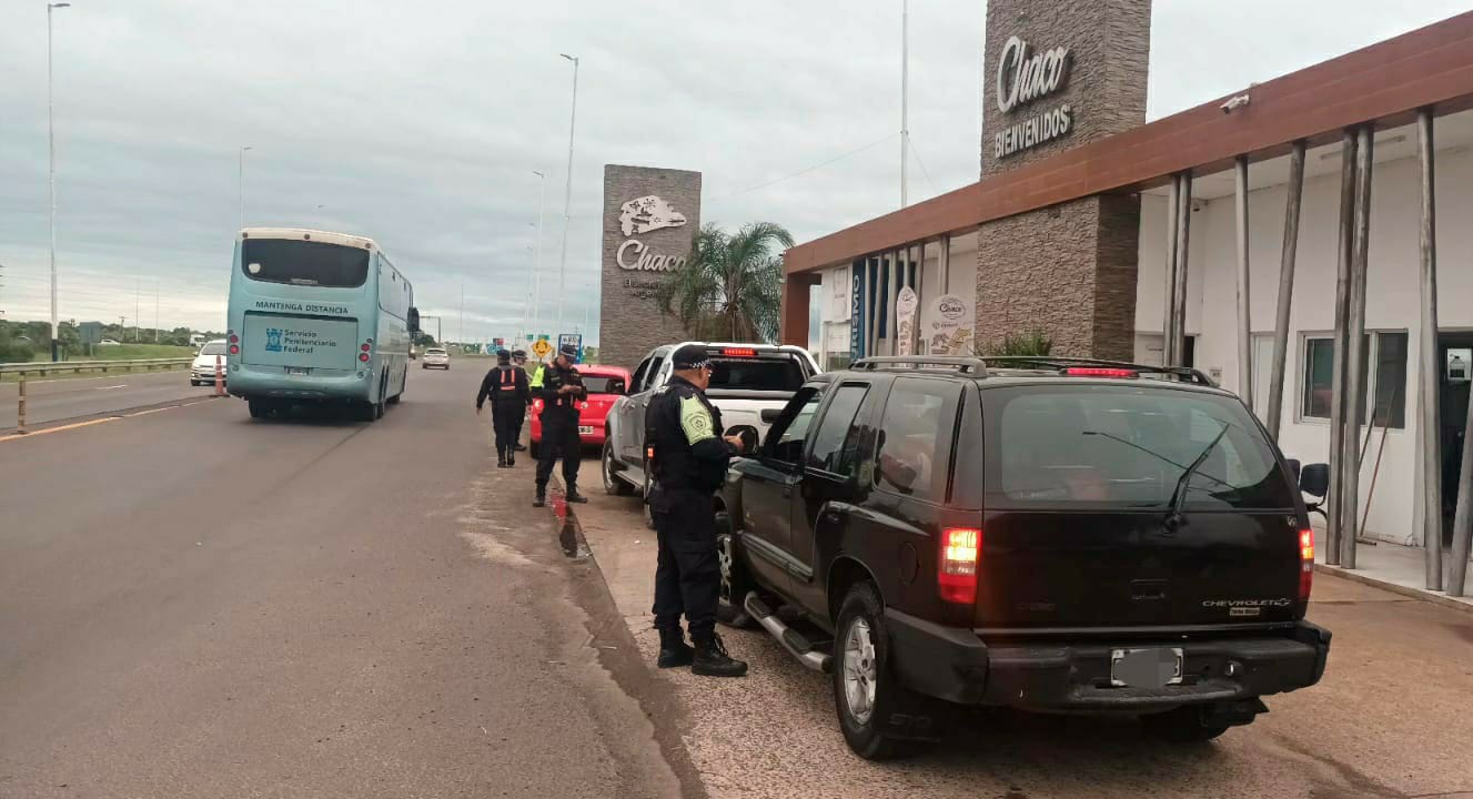 En controles viales detectan camión adulterado y detienen a una persona con pedido de captura