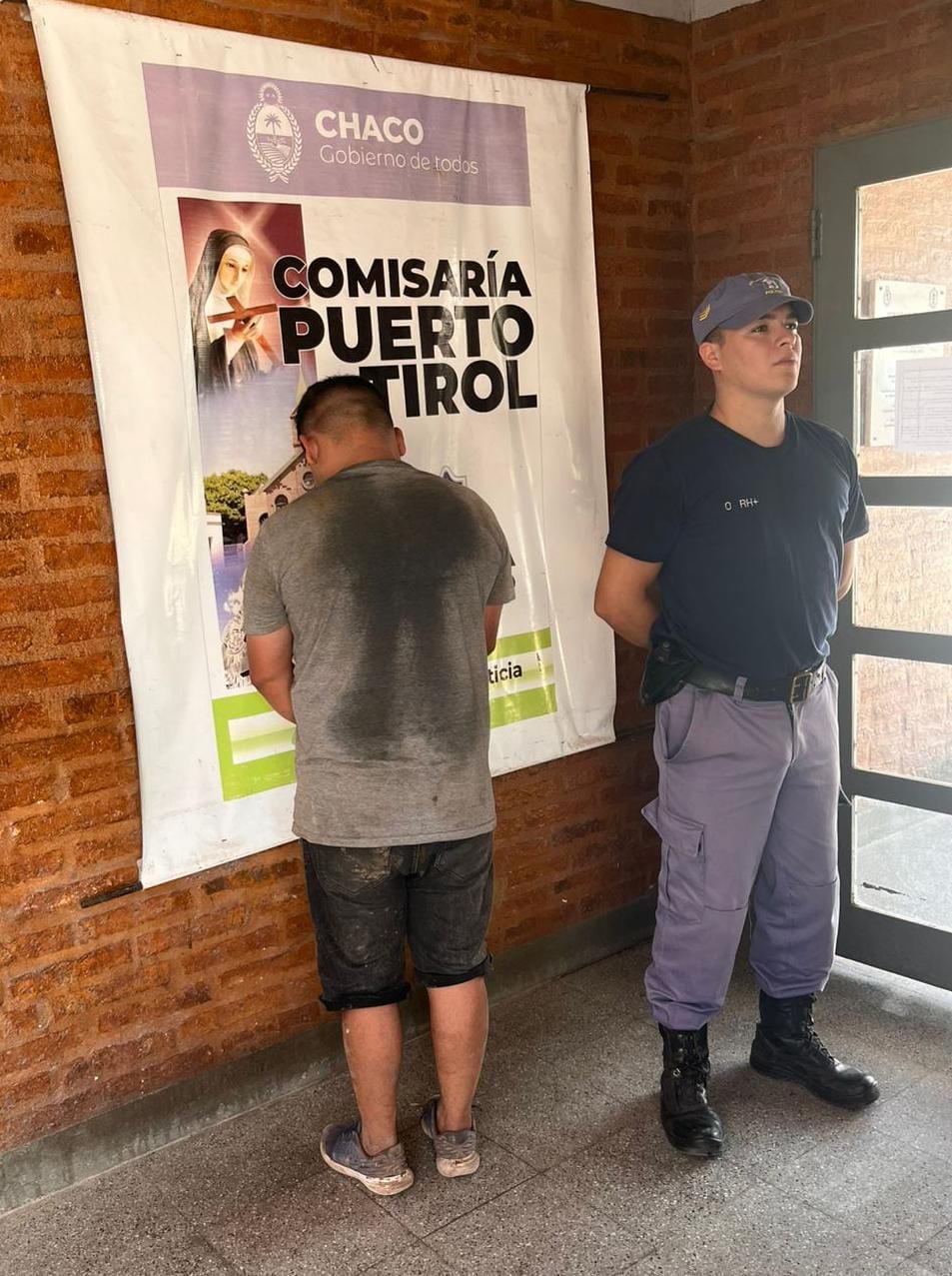 Puerto Tirol: estaba ebrio, fue a lo de su expareja, la insultó y terminó detenido
