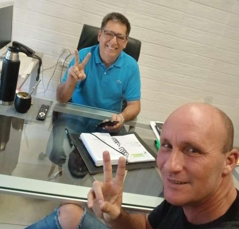 Militantes Peronistas recorren todos los lugares mientras el Presidente del PJ no aparece