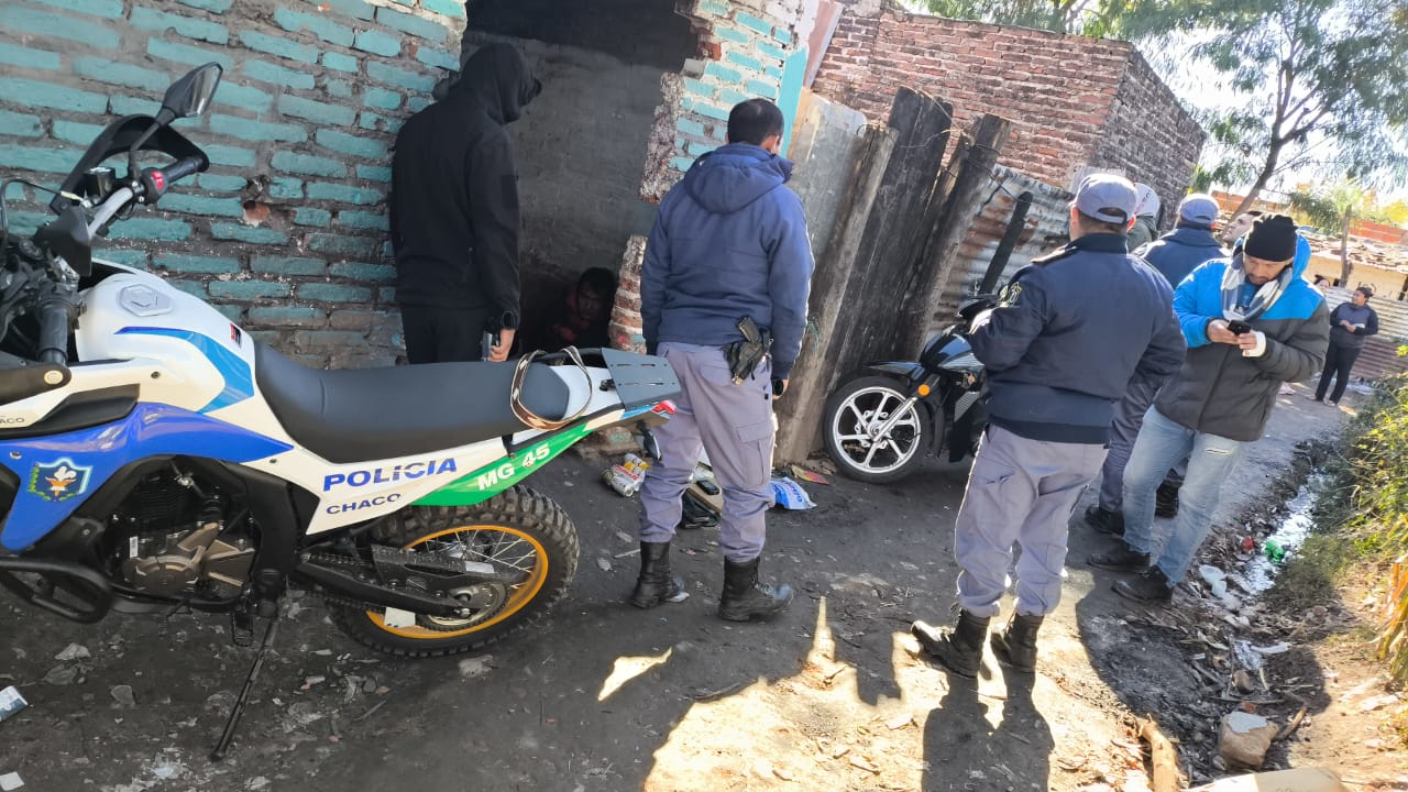 La policía secuestró drogas, dinero y aprehendió a tres hombres en Villa Prosperidad