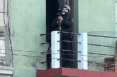 Denuncian que la Policía graba imágenes del balcón de Cristina y responsabilizan a Bullrich