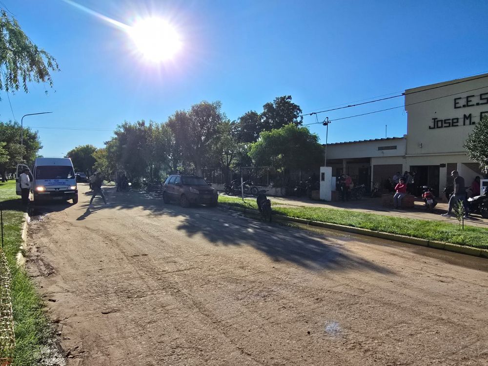 General Pinedo: incidentes en el acto eleccionario estaría involucrado un automotor del municipio