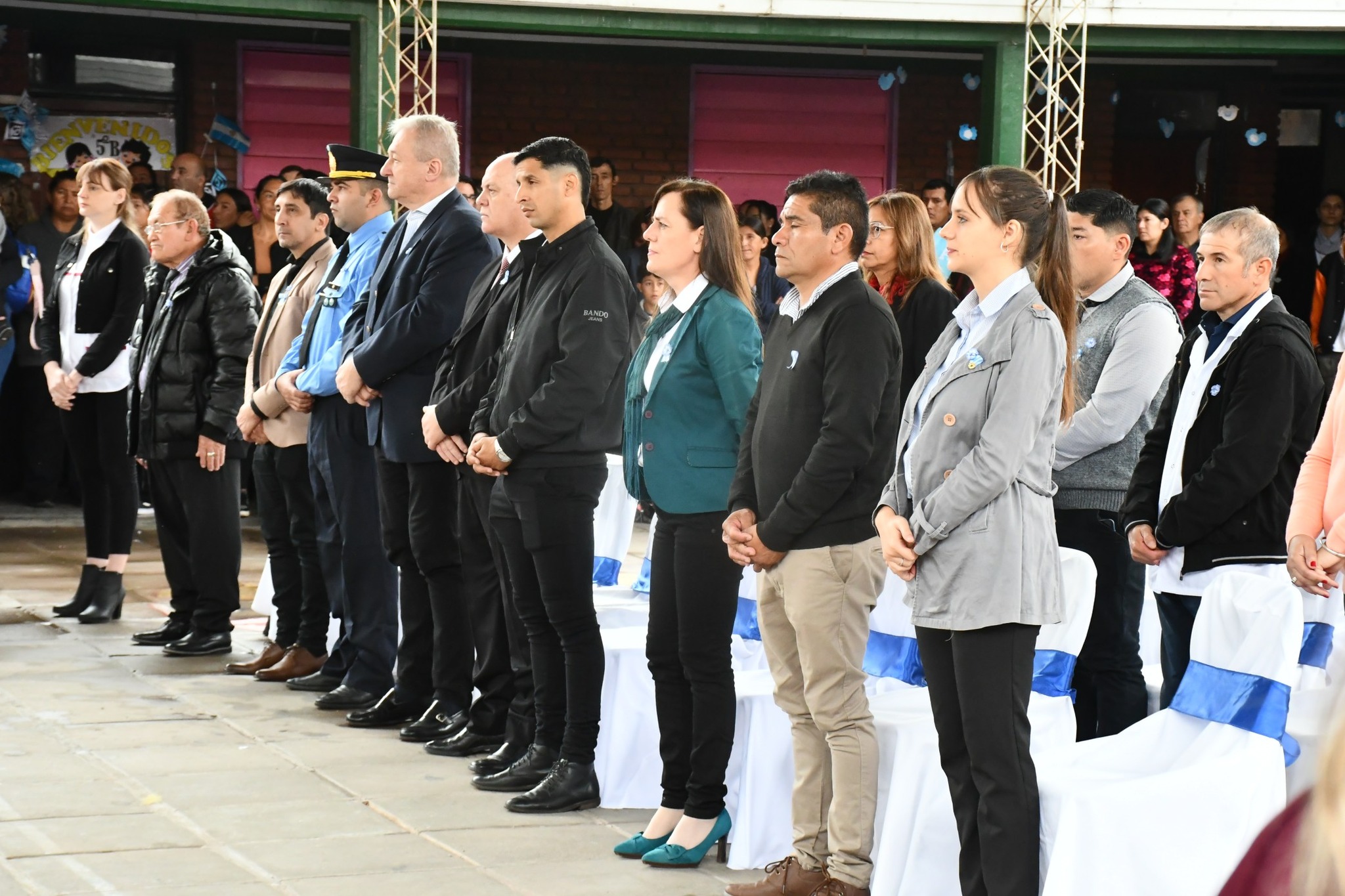 Campo Largo: las festividades del 25 de mayo se realizaron pese a las inclemencias del Tiempo pero con algo novedoso por parte de los alumnos y docentes