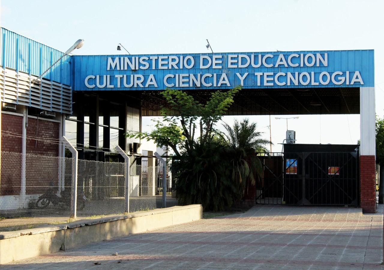 Pasan los gobiernos y la impunidad sigue, un padre preocupado porque el abusador de su hija sigue en el estado