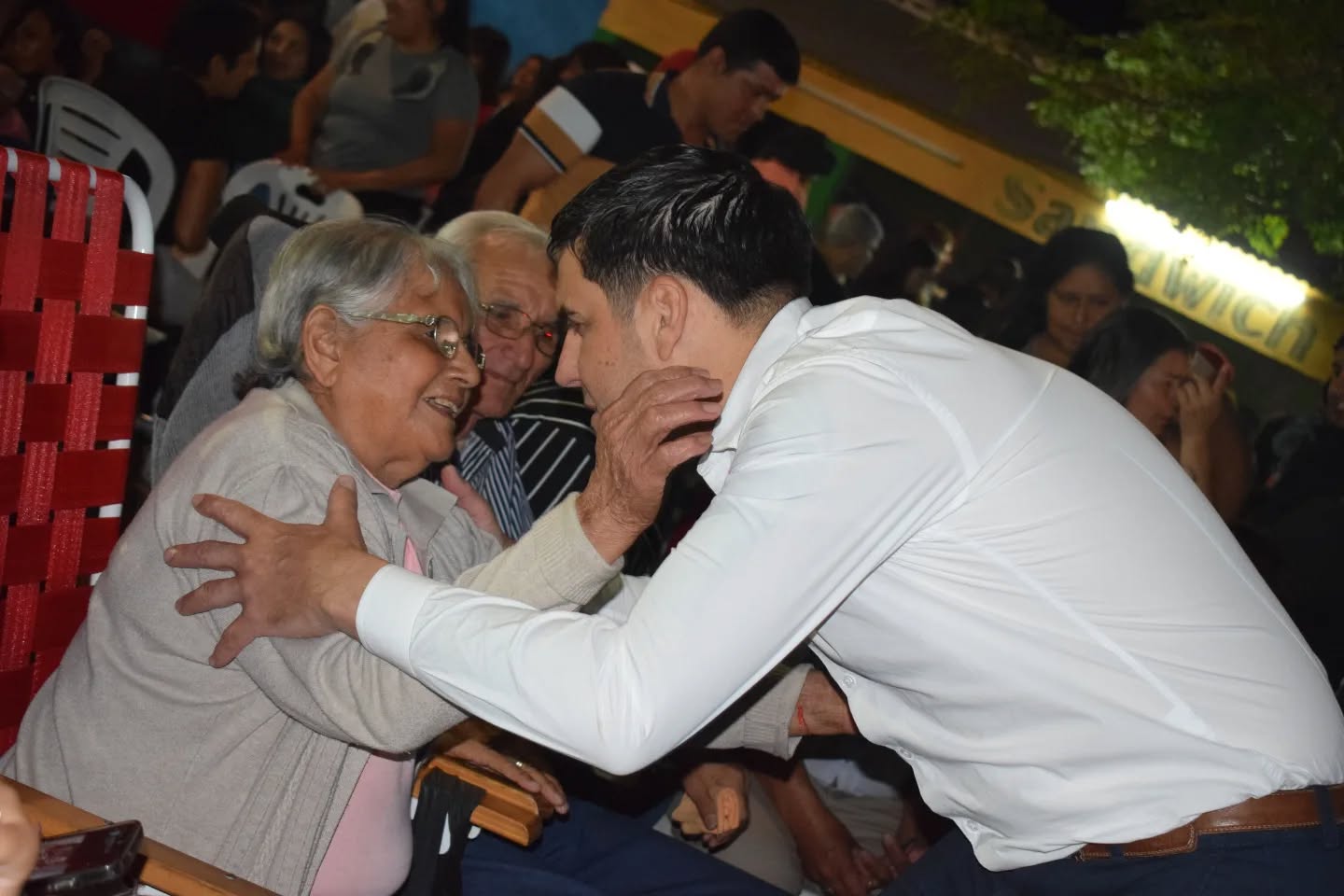 Emoción, música y reconocimiento: Franco Ciucci celebró el Día de la Madre con una multitudinaria fiesta popular