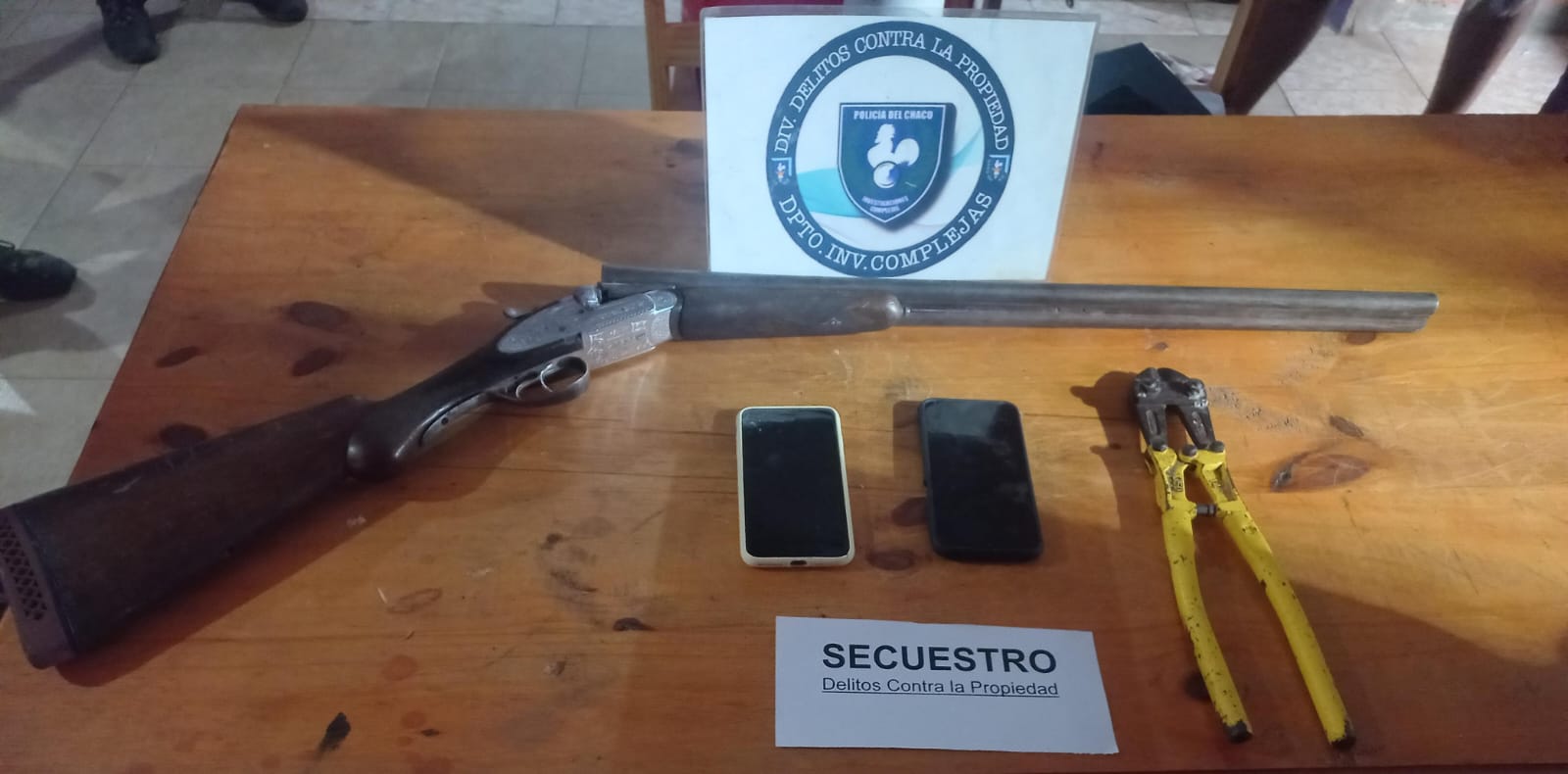Resistencia: allanamientos por millonario robo: secuestraron un arma, municiones y celulares