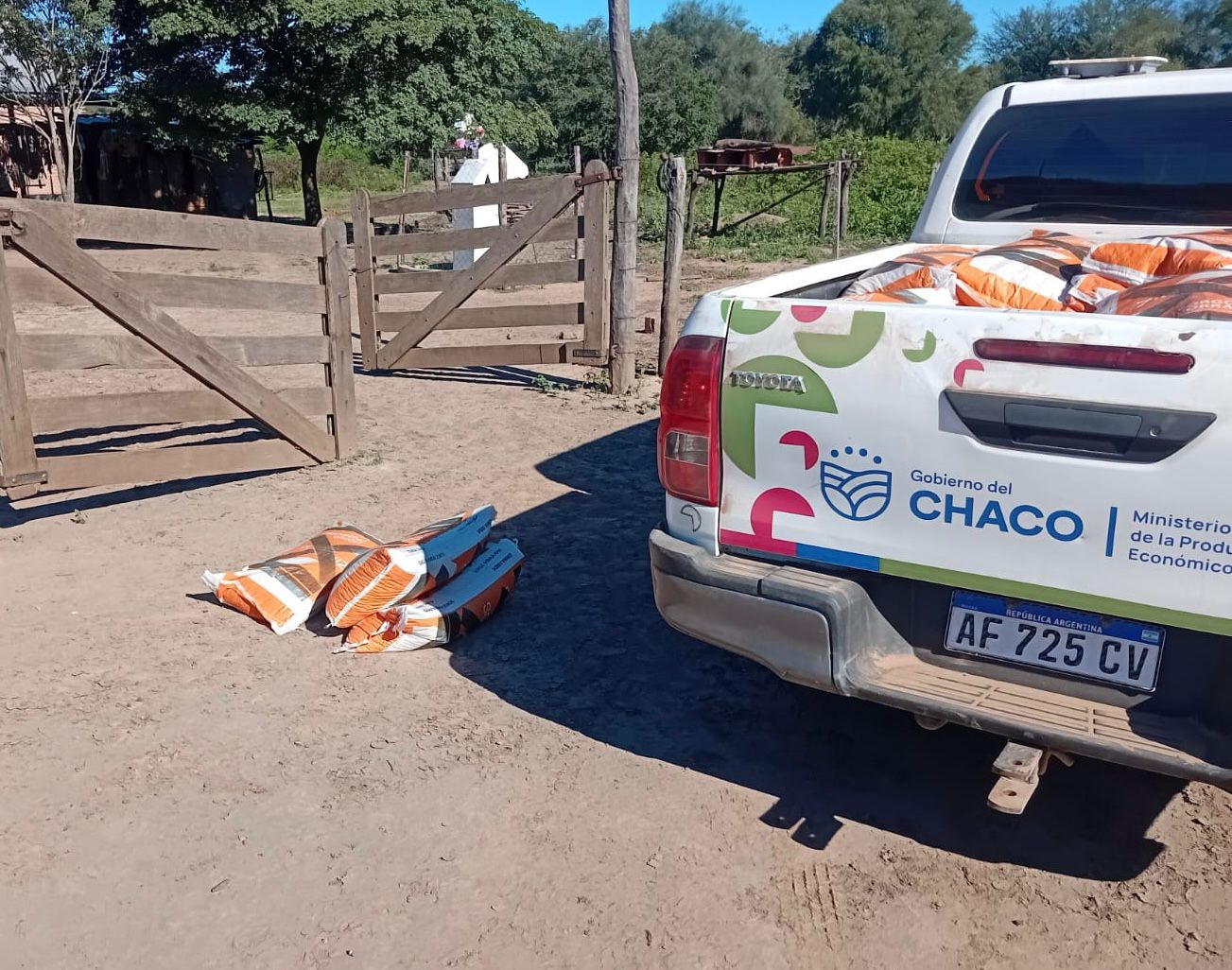 PROGANO LLEVA FORRAJE Y ASISTENCIA VETERINARIA A PRODUCTORES DEL NORTE CHAQUEÑO